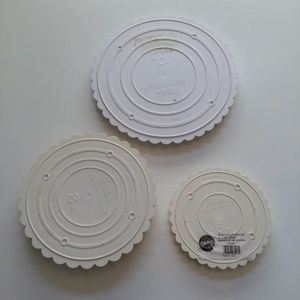 Wilton separator cake plates